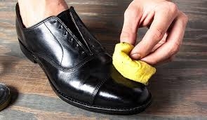 Hướng dẫn cách vệ sinh giày đúng chuẩn cho từng chất liệu 